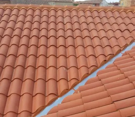 montaje de tejados de tejas en la boveda de toro, zamora